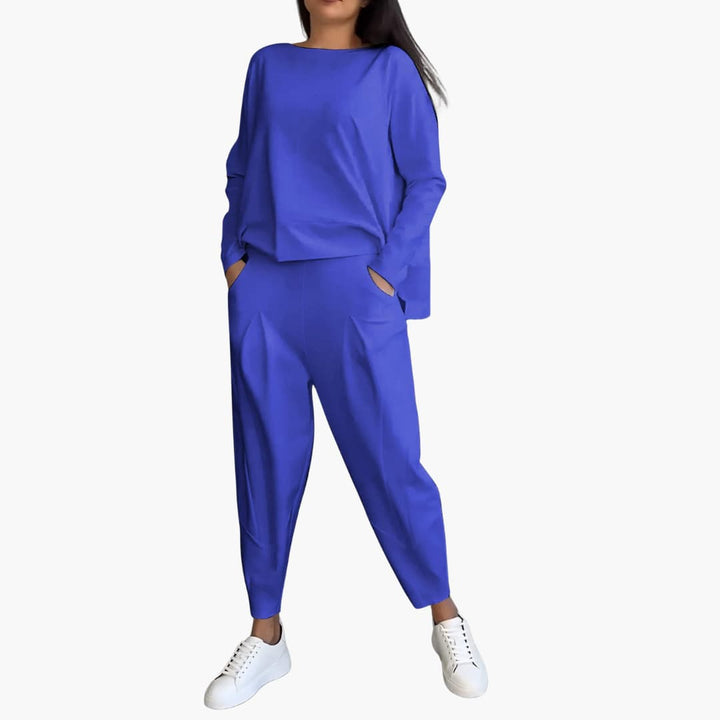 Mabel ™ - Comfortable two-piece set with round neck