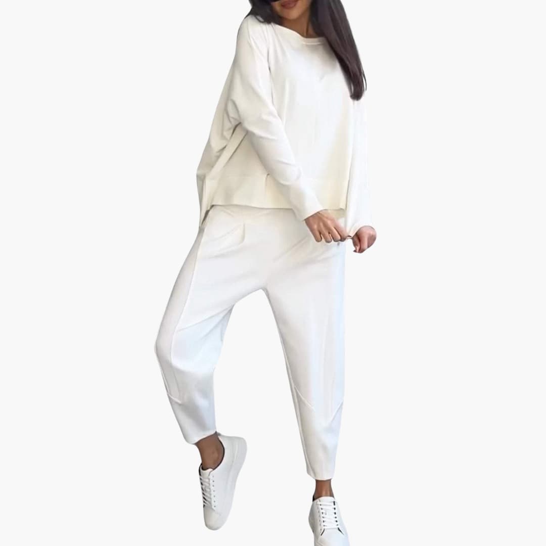 Mabel ™ - Comfortable two-piece set with round neck
