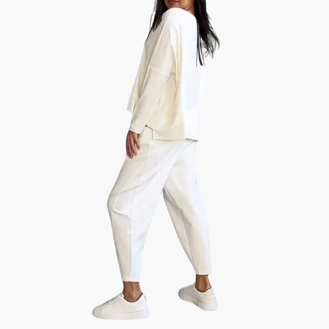 Mabel ™ - Comfortable two-piece set with round neck
