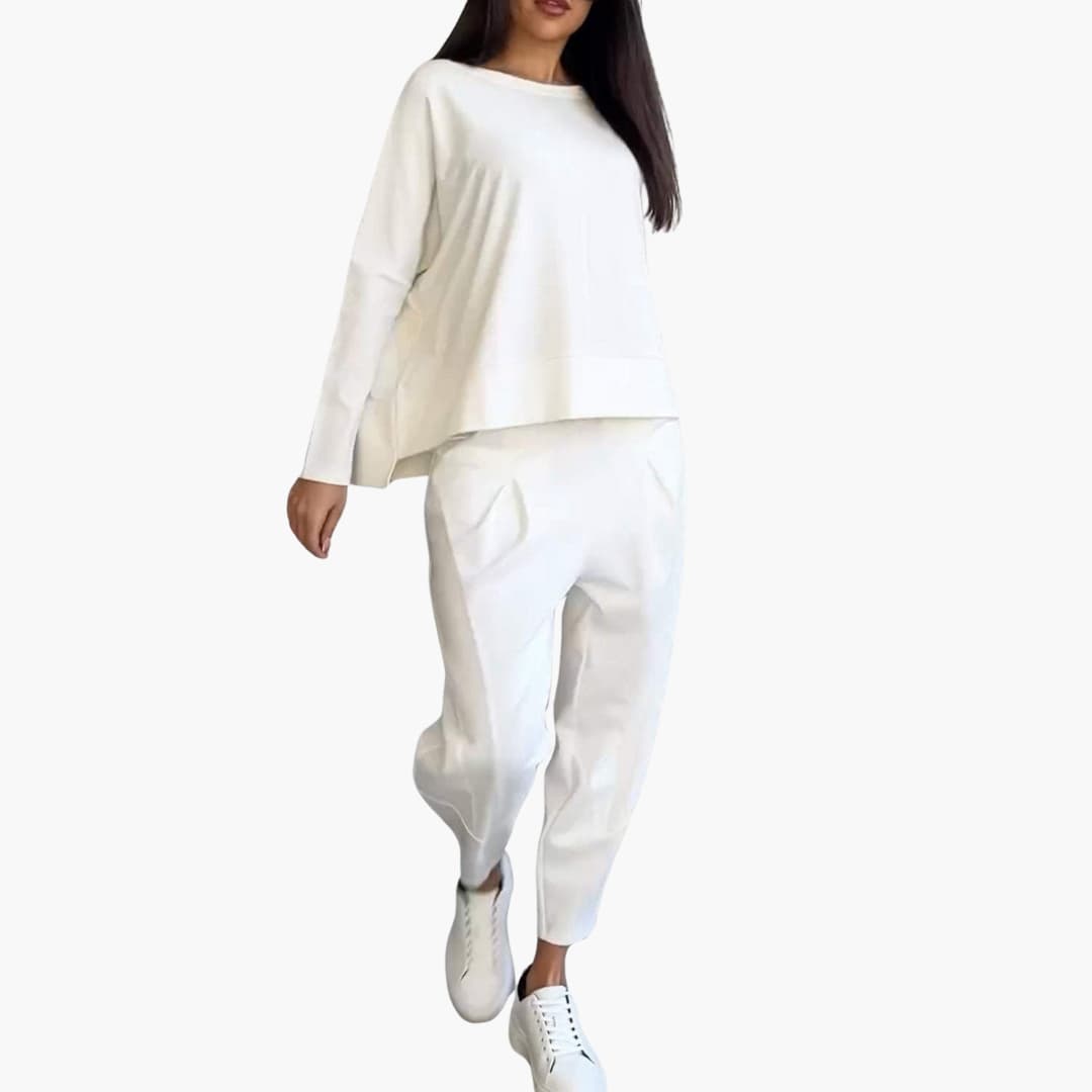 Mabel ™ - Comfortable two-piece set with round neck