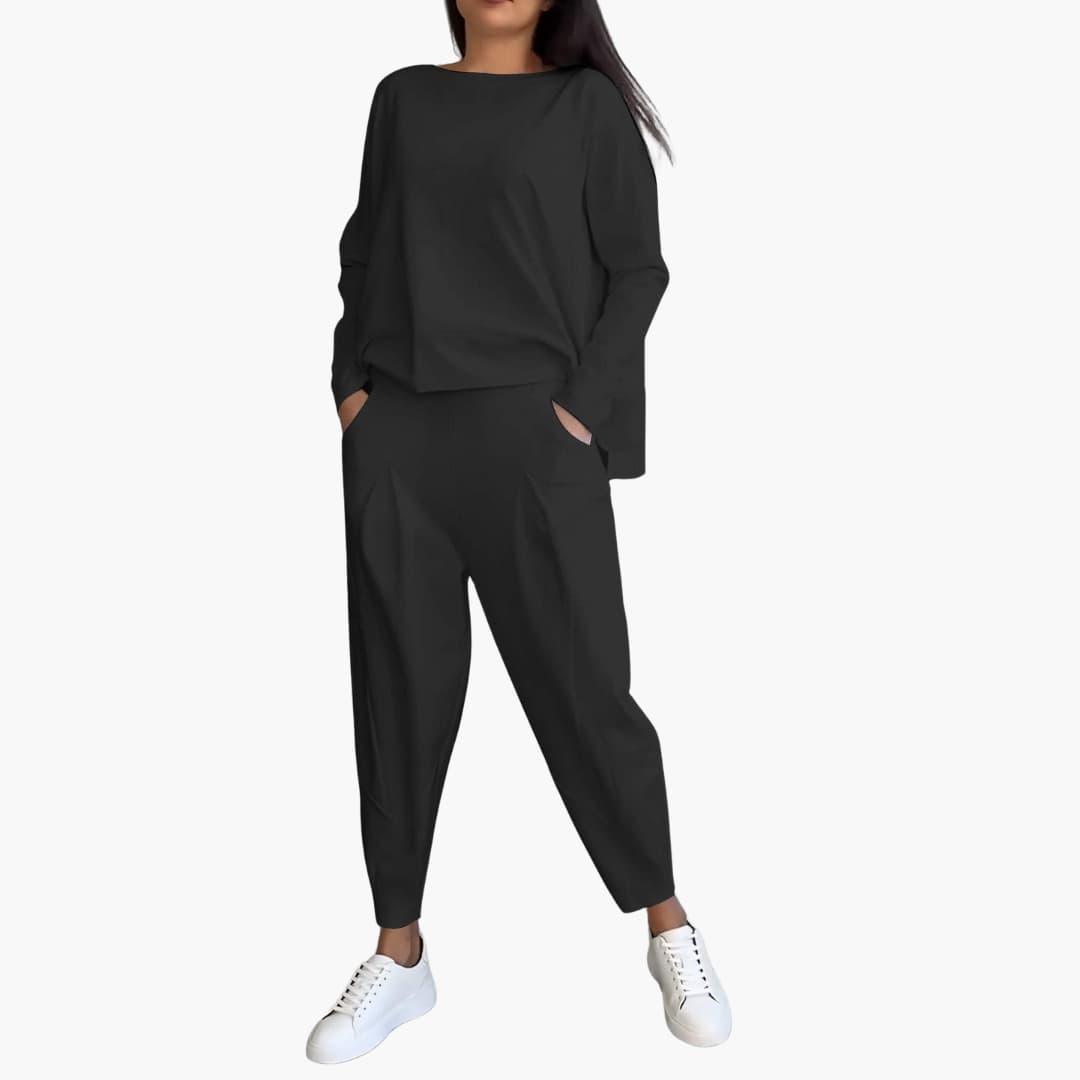 Mabel ™ - Comfortable two-piece set with round neck