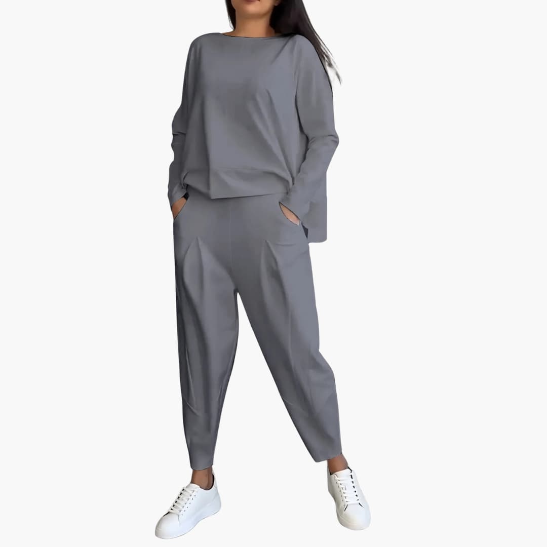 Mabel ™ - Comfortable two-piece set with round neck