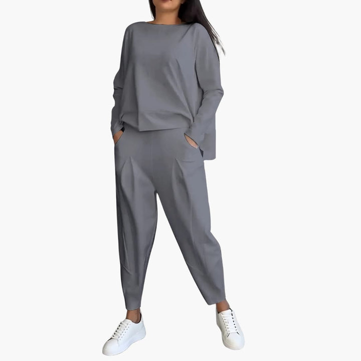 Mabel ™ - Comfortable two-piece set with round neck