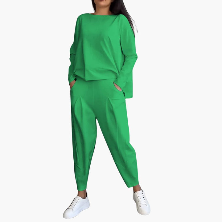 Mabel ™ - Comfortable two-piece set with round neck