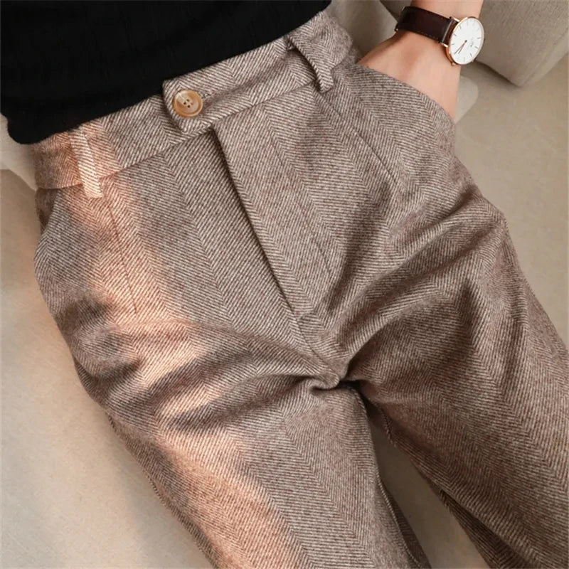 Jaz™ | High-Waisted Woolen Trouser.