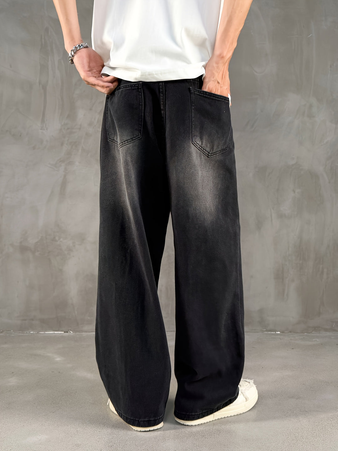 Men’s Loose Fit Black Jeans