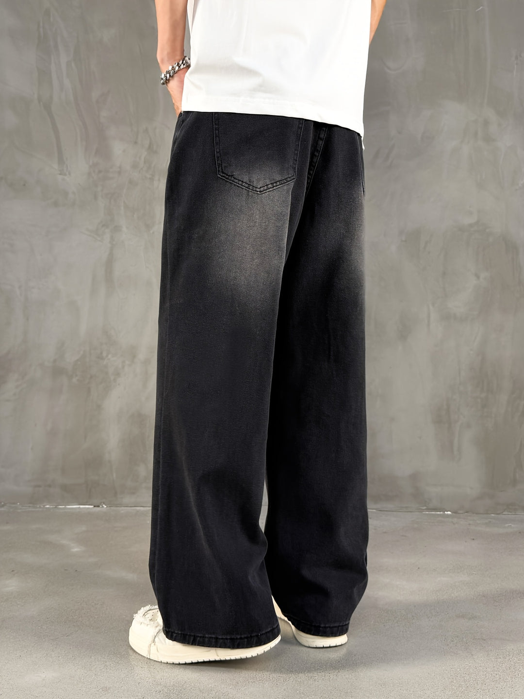 Men’s Loose Fit Black Jeans