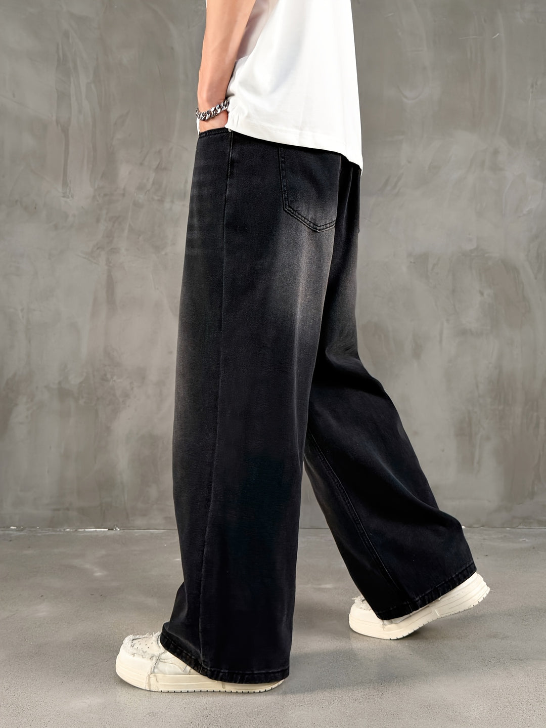 Men’s Loose Fit Black Jeans